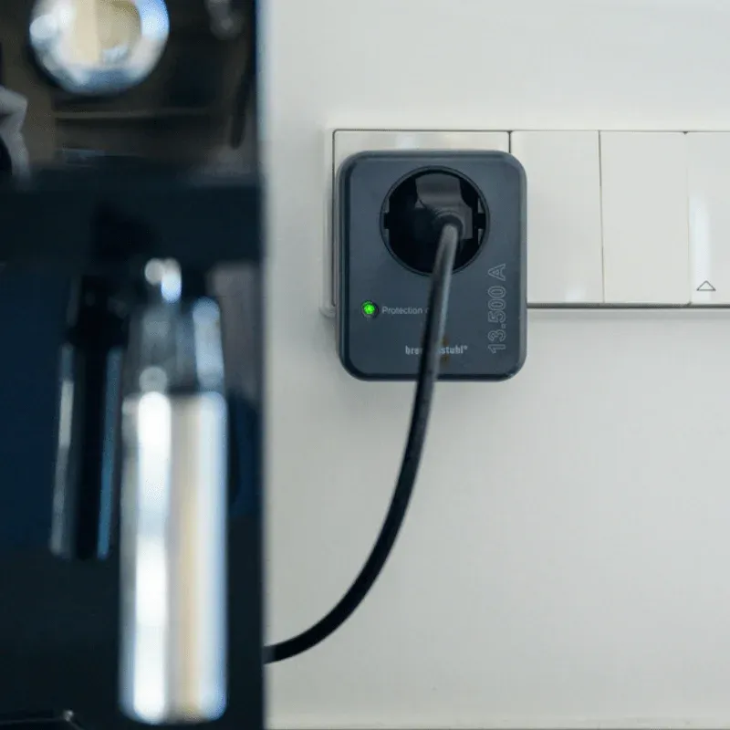 Brennenstuhl Primera Line Serisi Tek Soketli Akım Korumalı Priz (13.500 mAh)